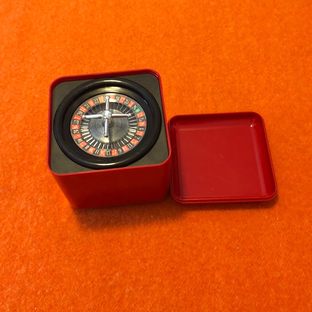 Vintage roulette board game made in Italy EUC